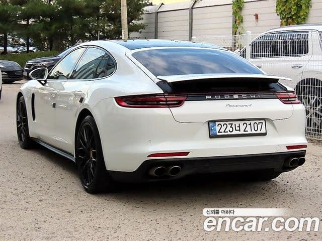 Porsche Panamera (971) 3