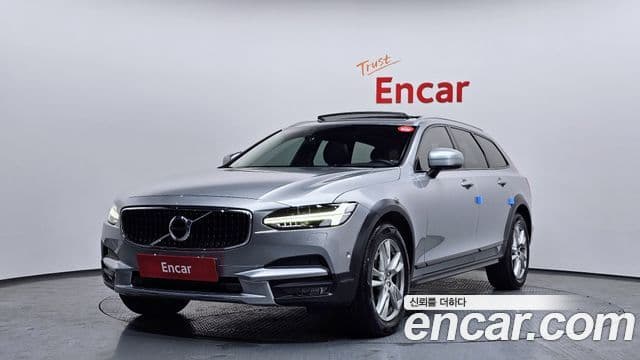 Volvo V90 Cross Country 1