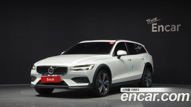 Volvo V60 Cross Country 2nd Gen 1