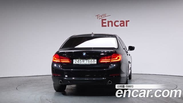 BMW 5 Series (G30) 3