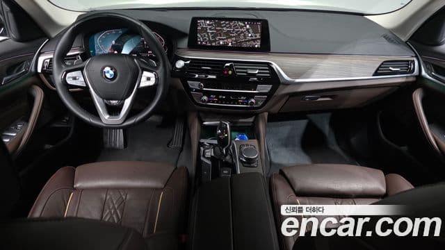 BMW 5 Series (G30) 4