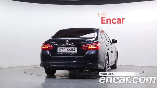 Nissan Altima 3