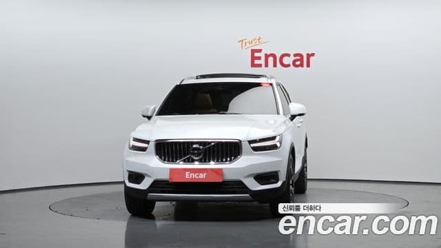 Volvo XC40 3