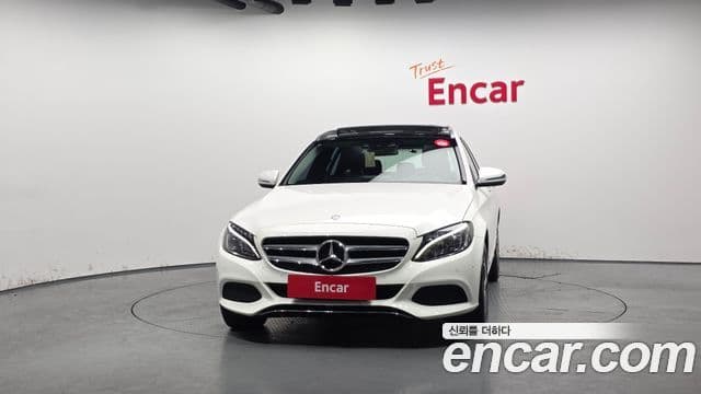Mercedes-Benz C-Class W205 3