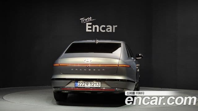 Hyundai Grandeur (GN7) 3