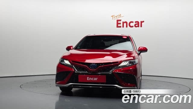 Toyota Camry (XV70) 3