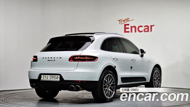 Porsche Macan 2