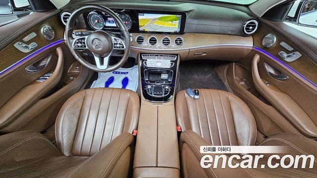 Mercedes-Benz E-Class W213 4