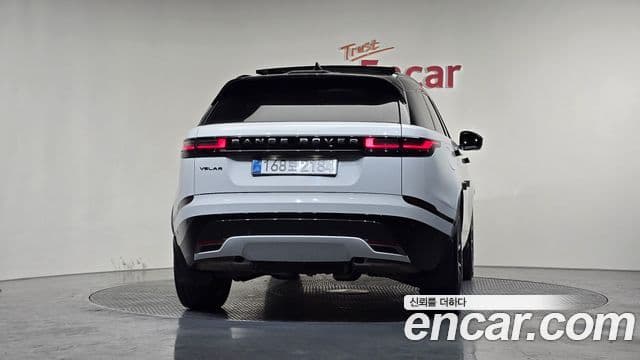 Land Rover Range Rover Velar 3