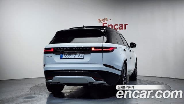 Land Rover Range Rover Velar 3