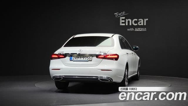 Mercedes-Benz E-Class W213 4