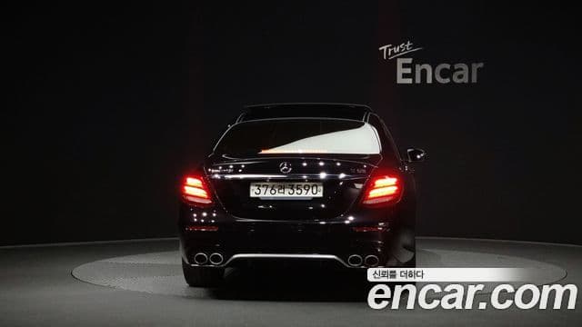 Mercedes-Benz E-Class W213 4