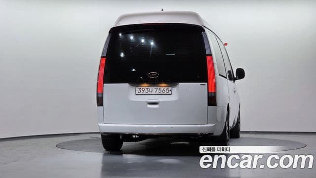 Hyundai Staria 3