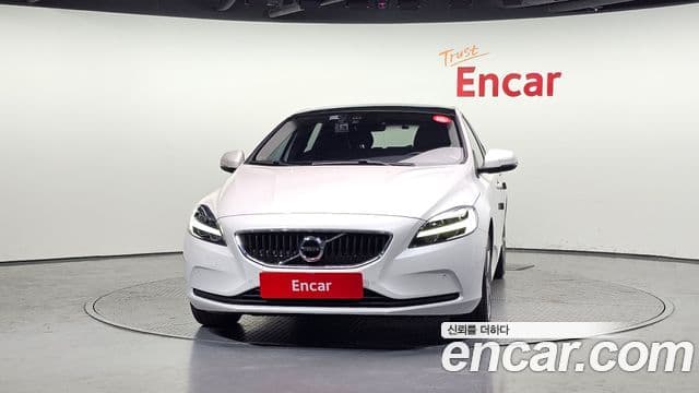 Volvo V40 3