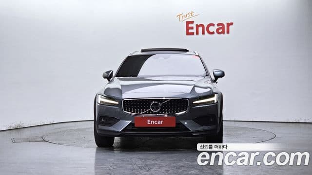 Volvo V60 Cross Country 2nd Gen 3