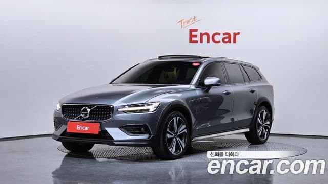 Volvo V60 Cross Country 2nd Gen 1