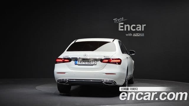 Mercedes-Benz E-Class W213 4
