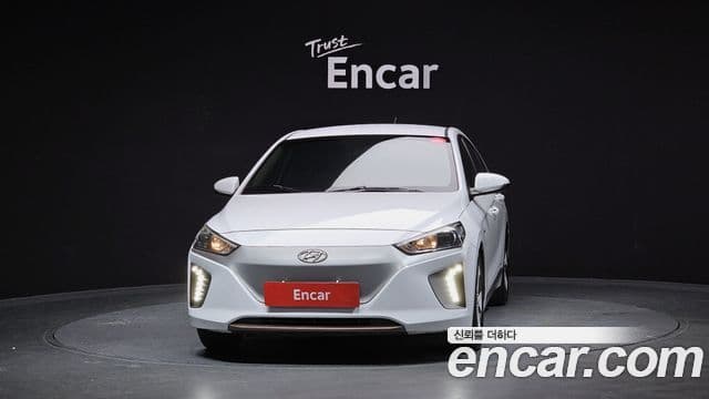Hyundai Ioniq Electric 3