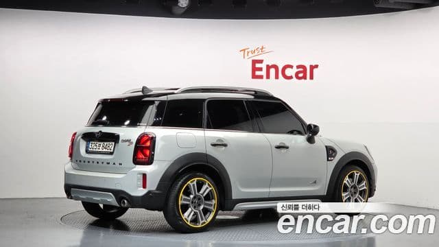 MINI Cooper SD Countryman 2