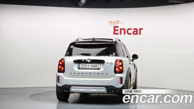MINI Cooper SD Countryman 4
