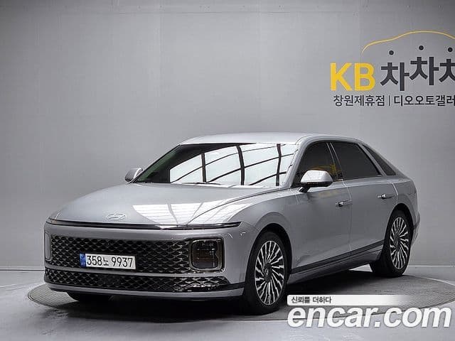 Hyundai Grandeur (GN7) — 1