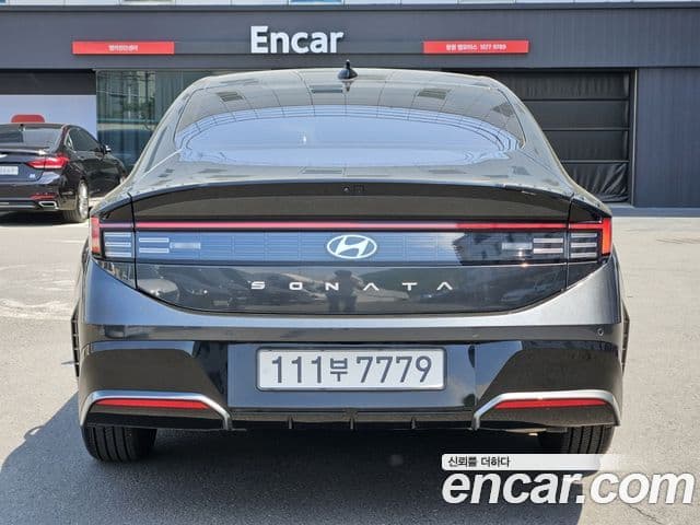 Hyundai Sonata The Edge Hybrid (DN8) 3