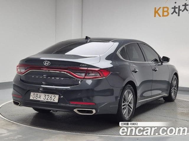 Hyundai Grandeur IG 2