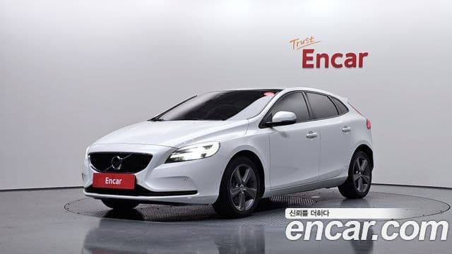 Volvo V40 1