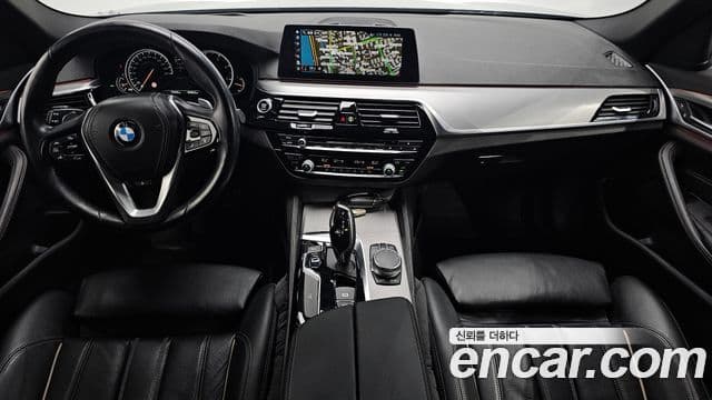 BMW 5 Series (G30) 4