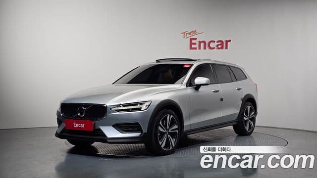 Volvo V60 Cross Country 2nd Gen 1