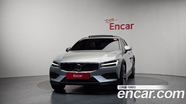 Volvo V60 Cross Country 2nd Gen 3
