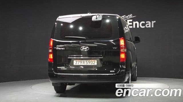 Hyundai The New Grand Starex 4