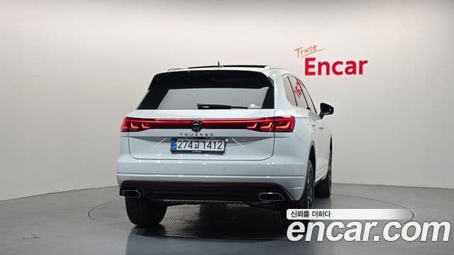 Volkswagen Touareg 3rd Gen 4