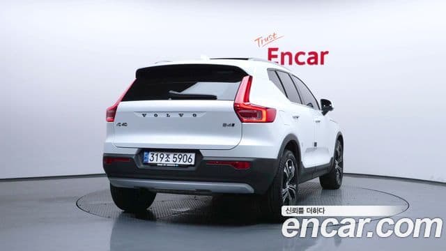 Volvo XC40 4