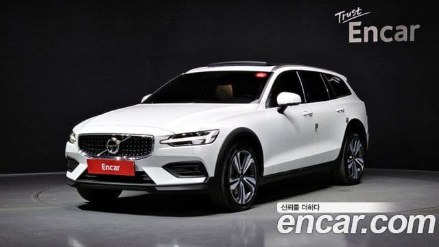 Volvo V60 Cross Country 2nd Gen 1