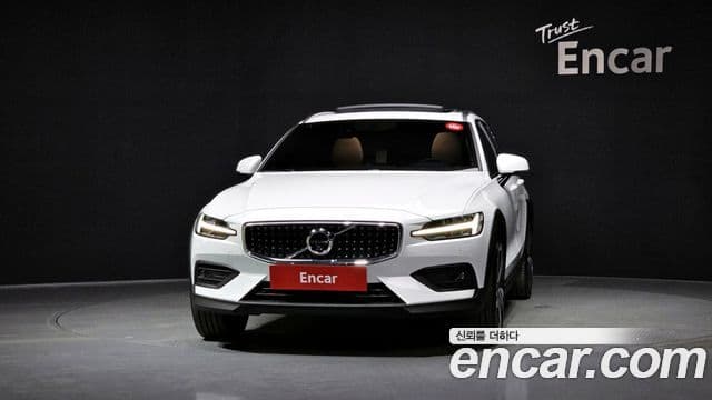Volvo V60 Cross Country 2nd Gen 3