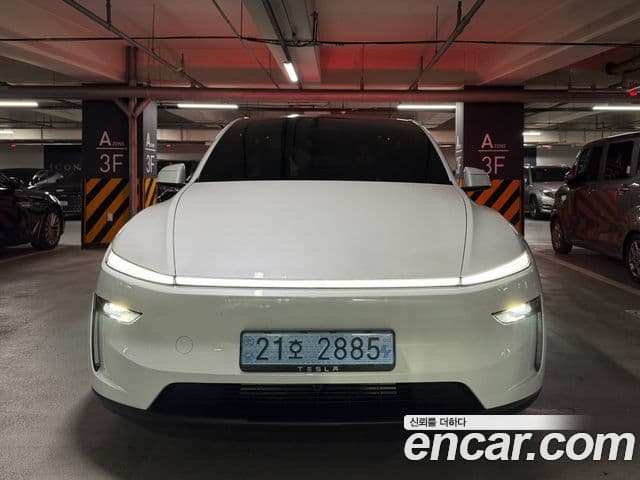 Tesla Model Y 1
