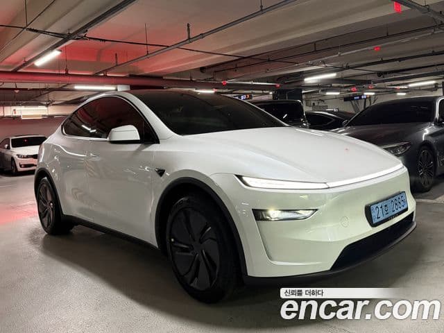 Tesla Model Y 2