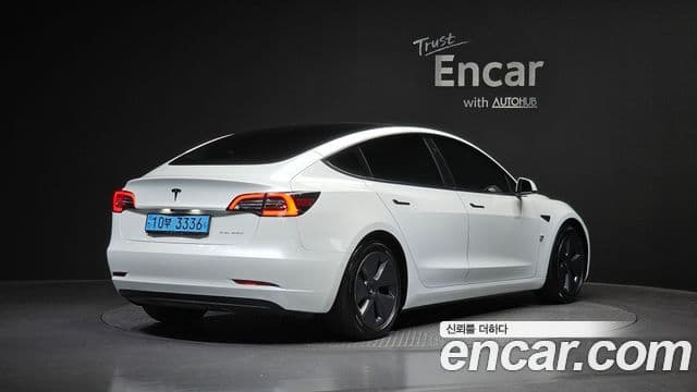 Tesla Model 3 2