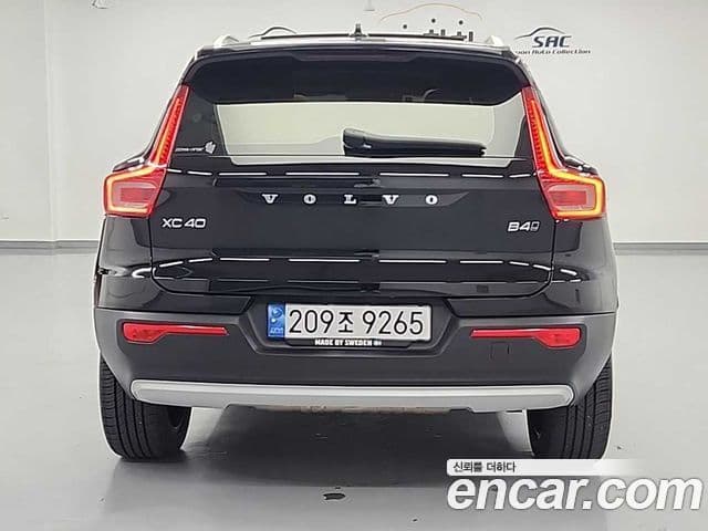 Volvo XC40 3