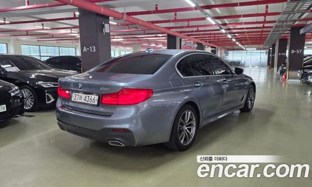 BMW 5 Series (G30) 2