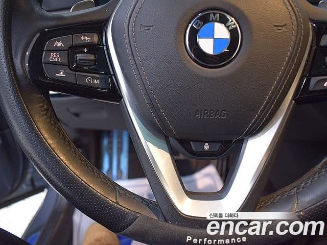BMW 5 Series (G30) 4