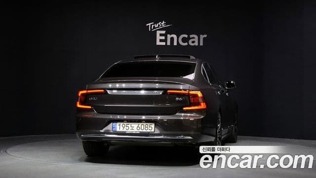 Volvo S90 4