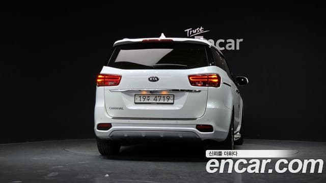 Kia The New Carnival 4