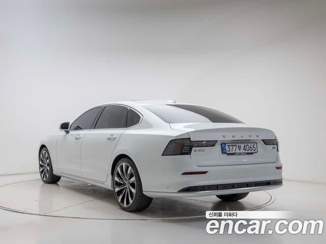 Volvo S90 4