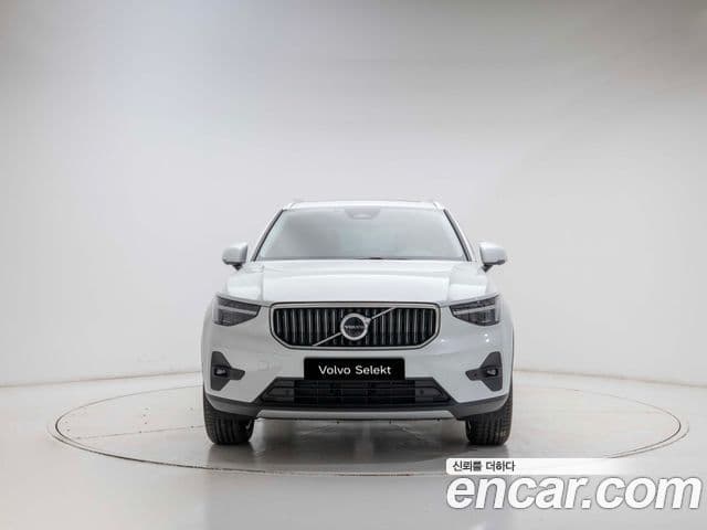 Volvo XC40 3