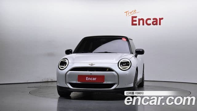 MINI Cooper Electric 4th Gen 3