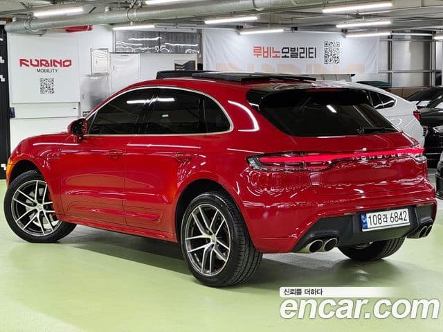 Porsche Macan 4