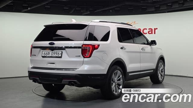 Ford Explorer 2