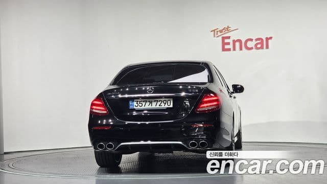 Mercedes-Benz E-Class W213 4